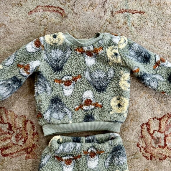 Disney Winnie the Pooh Sherpa Jogger Set - Picture 3 of 7